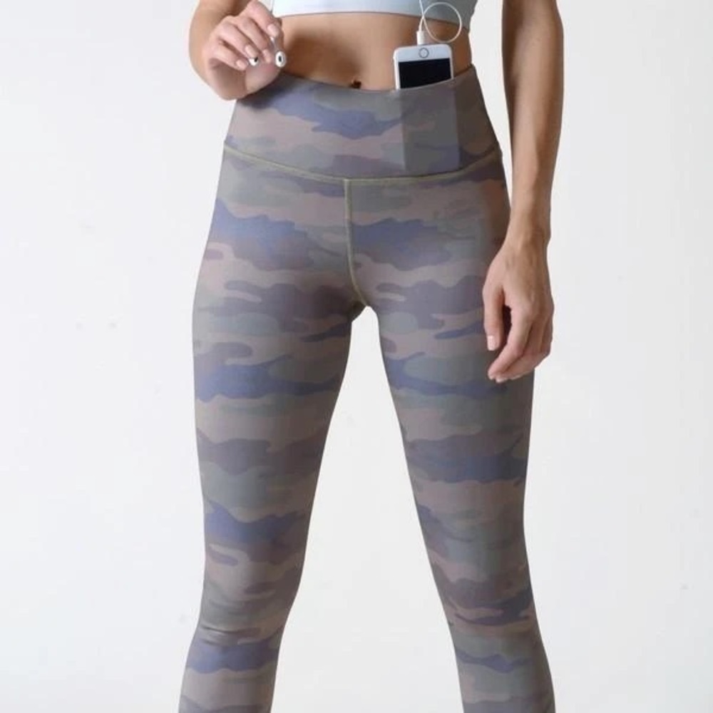 Camo High-Rise Leggings Waistband Pocket